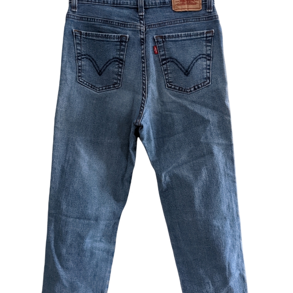 Levi's 512 Perfectly Slimming Crop Jean - Picture 2 of 2
